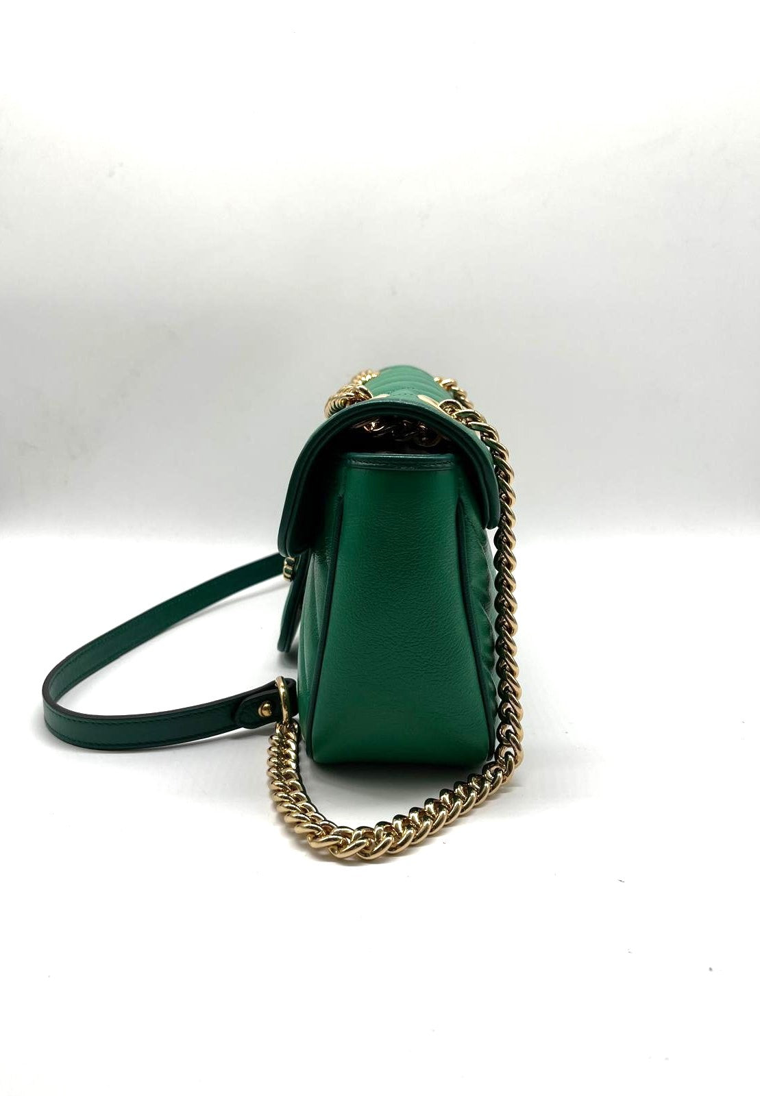 Borsa Gucci, modello Marmont con logo perlato