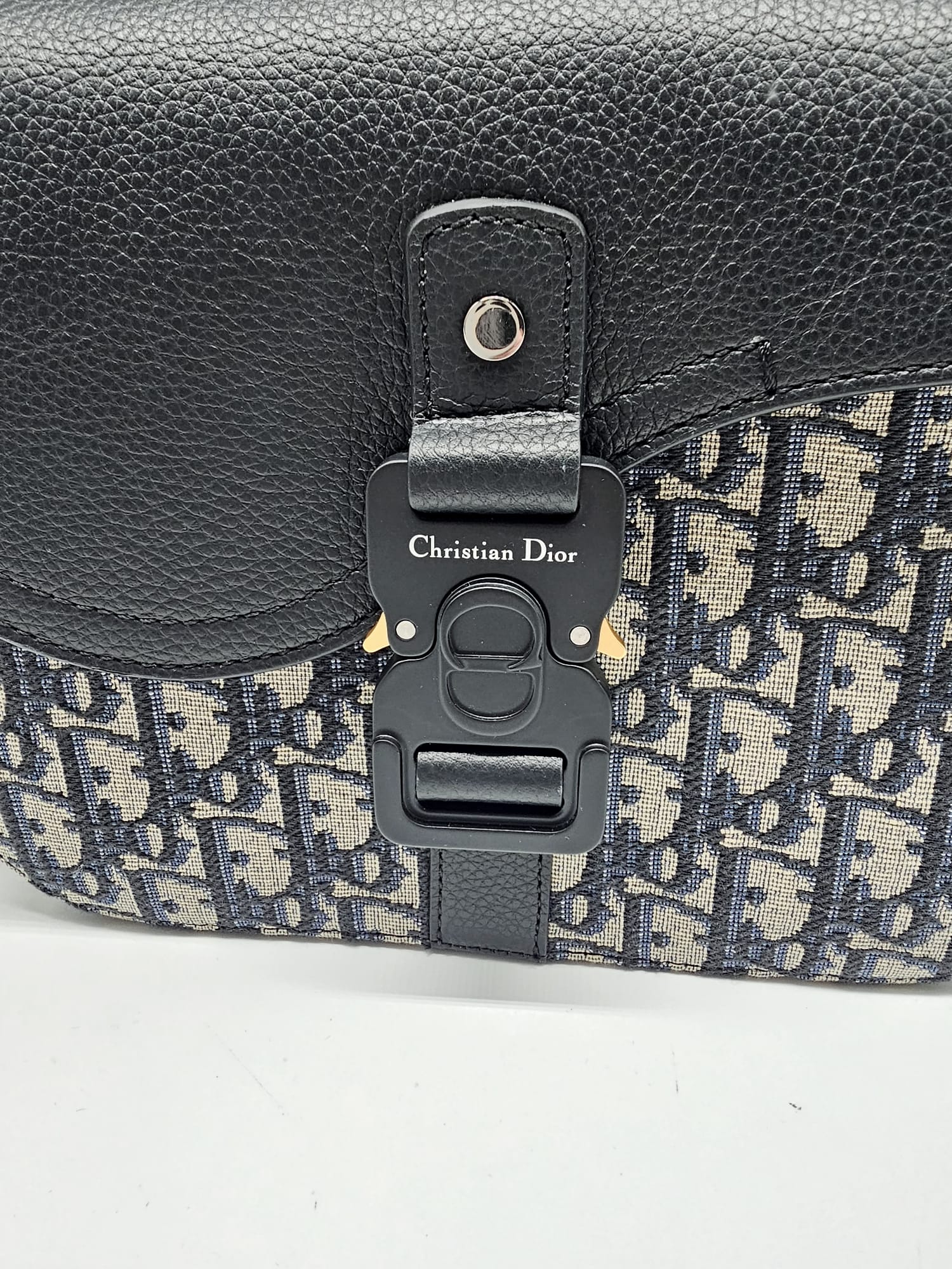 Borsa Dior a tracolla piccola Saddle con Pattina