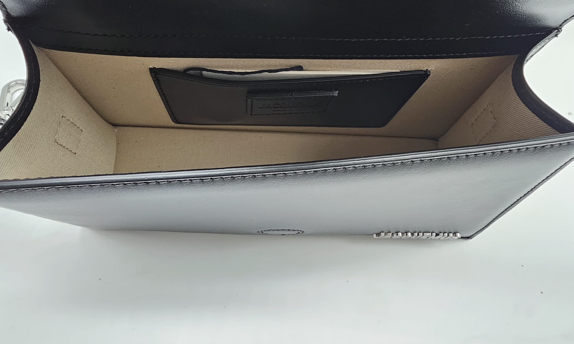 Borsa Jacquemus, modello “Le Grand Bambino”