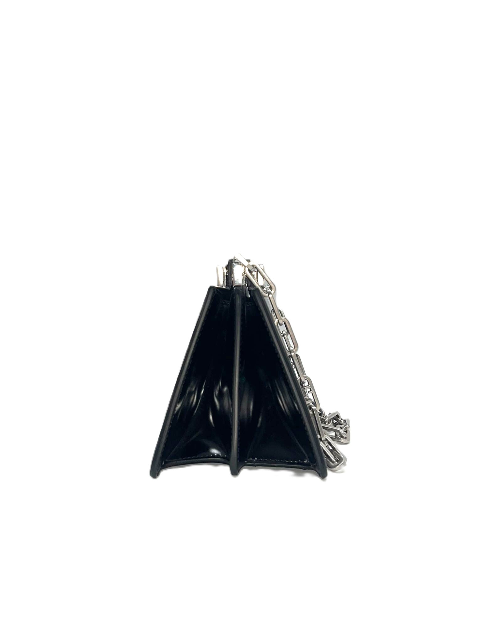 Fendi Peekaboo Cut in vernice piccola