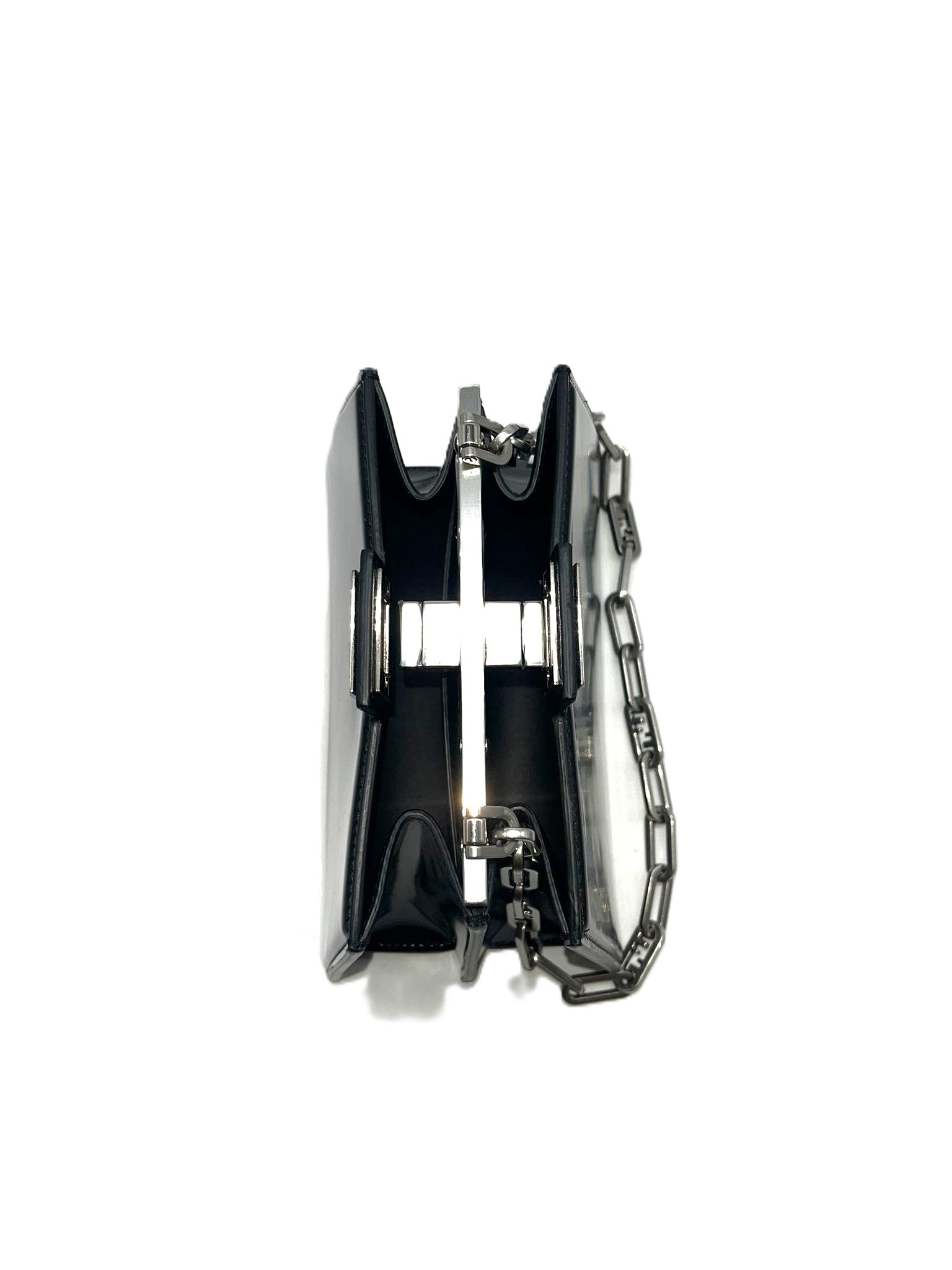 Fendi Peekaboo Cut in vernice piccola