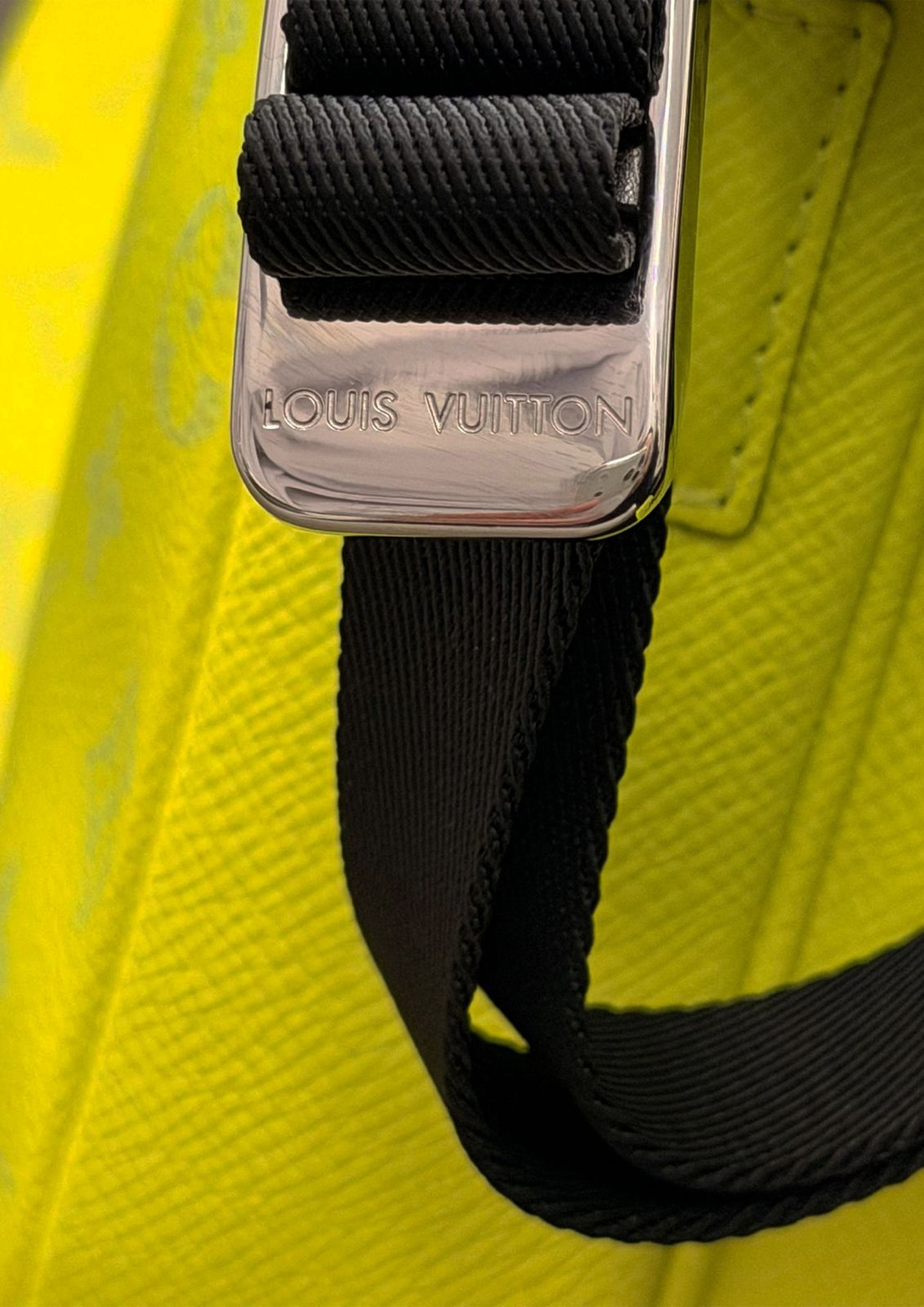 Borsa a tracolla Louis Vuitton Taigarama gialla