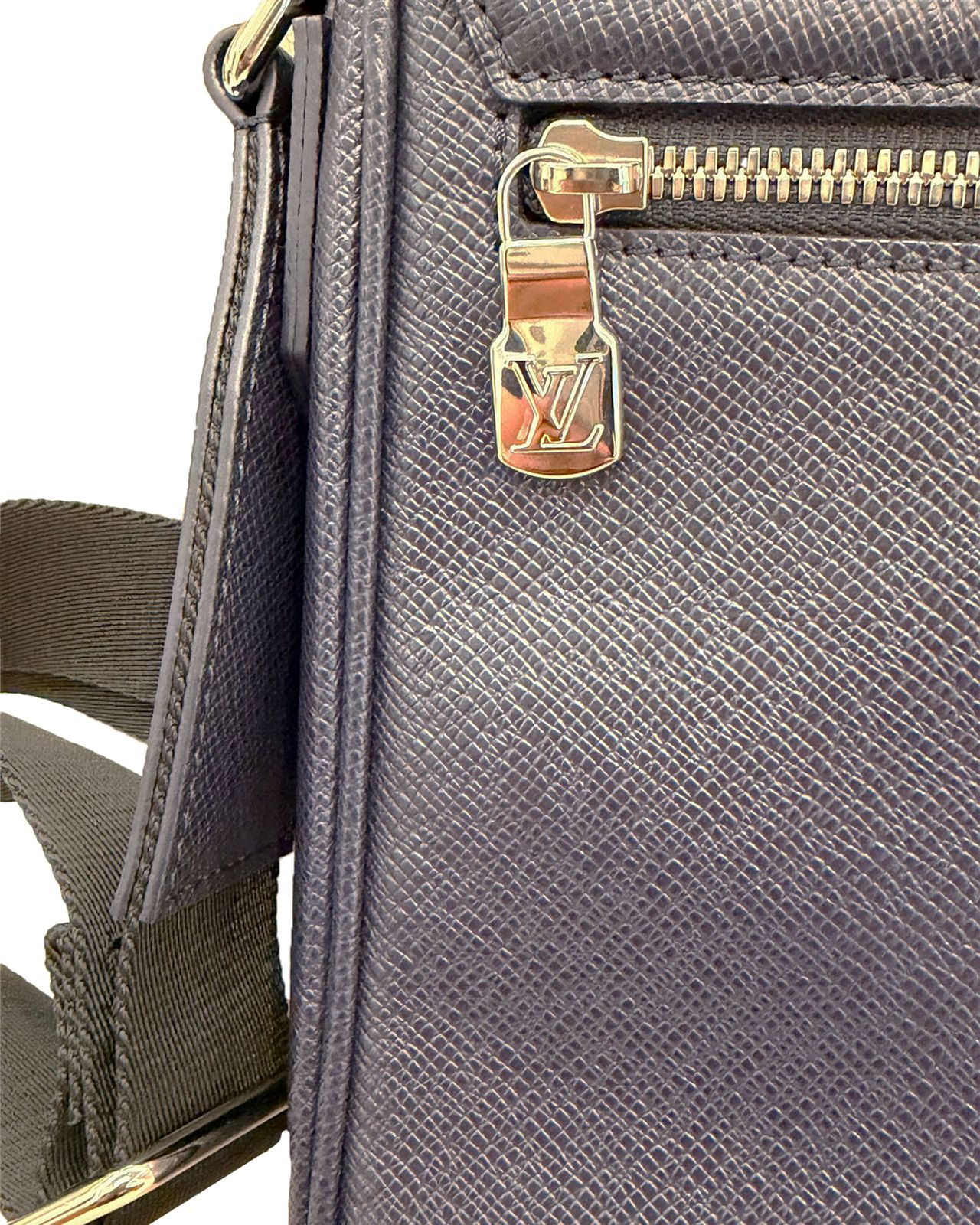 TRACOLLA LOUIS VUITTON  DISTRICT PM