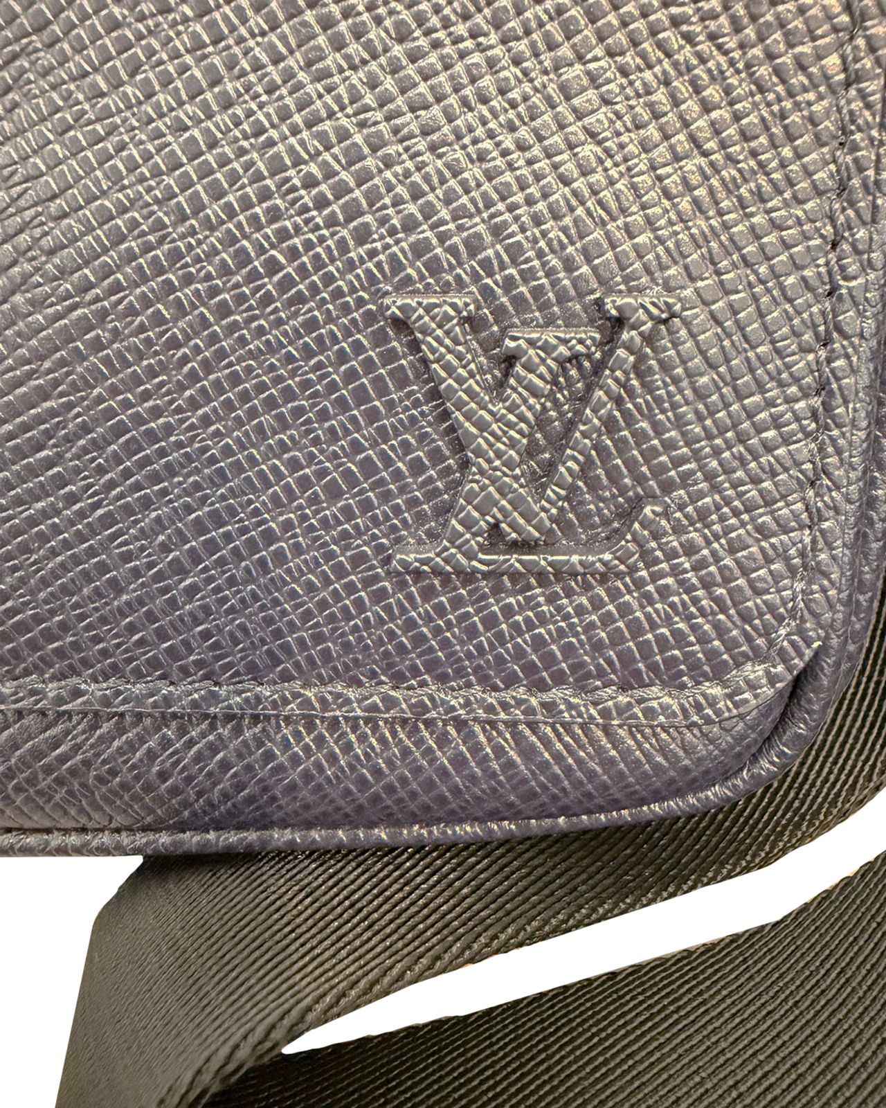 TRACOLLA LOUIS VUITTON  DISTRICT PM