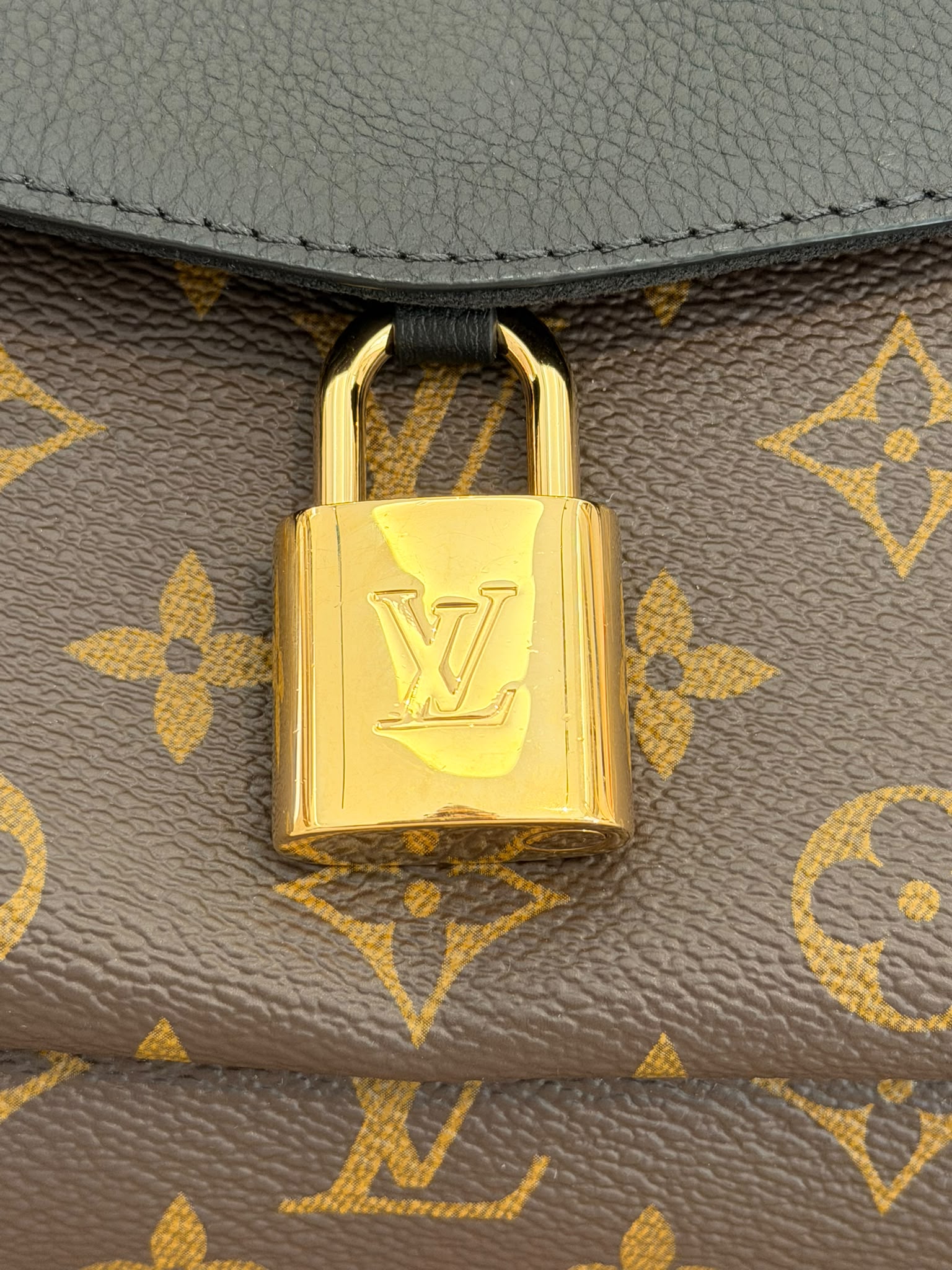 BORSA LOUIS VUITTON SAINT GERMAIN