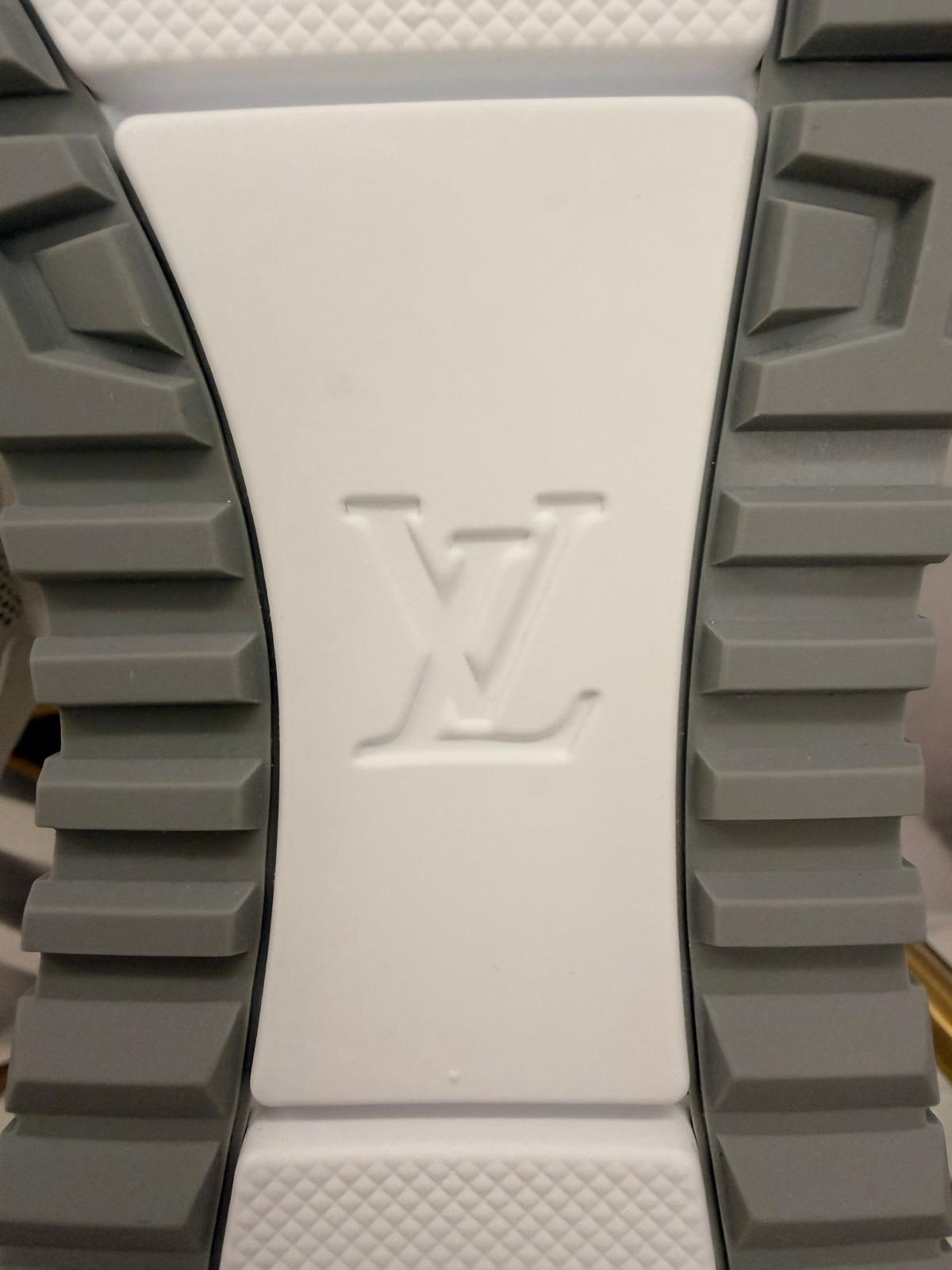 SNEAKERS LOUIS VUITTON RUN AWAY