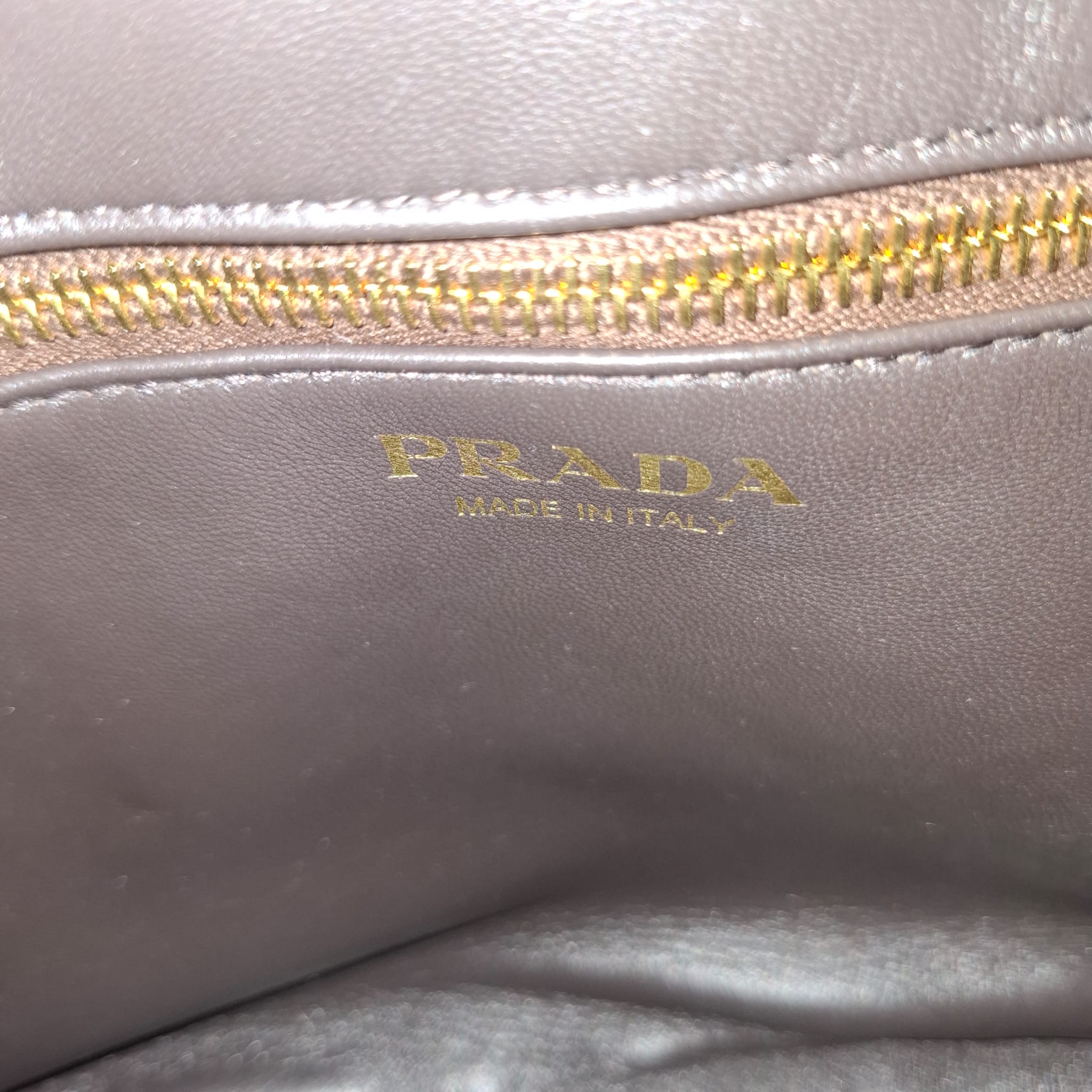 BORSA A SPALLA  PRADA IN PELLE SCAMOSCIATA