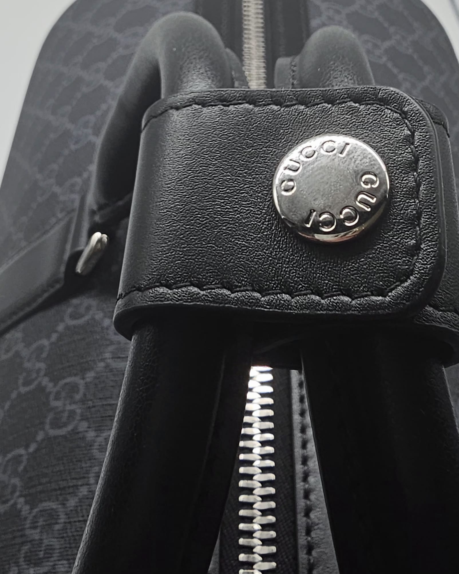 Pouch in tessuto ricamato misura grande