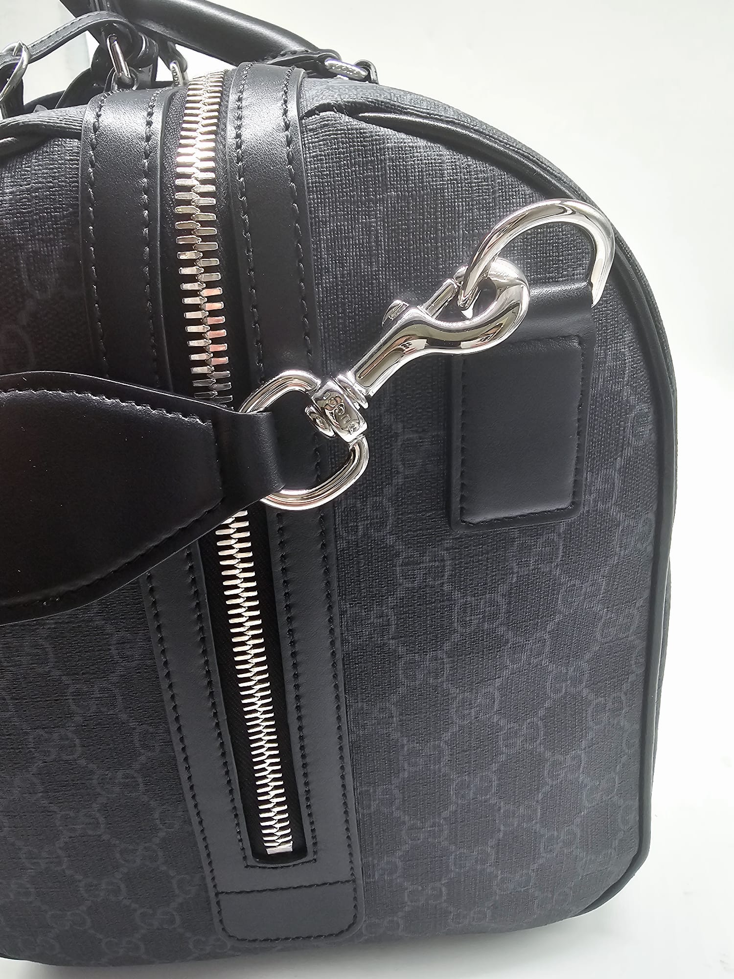 Pouch in tessuto ricamato misura grande